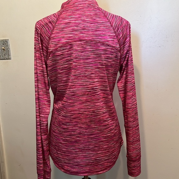 Long sleeved active wear shirt - Picture 3 of 4